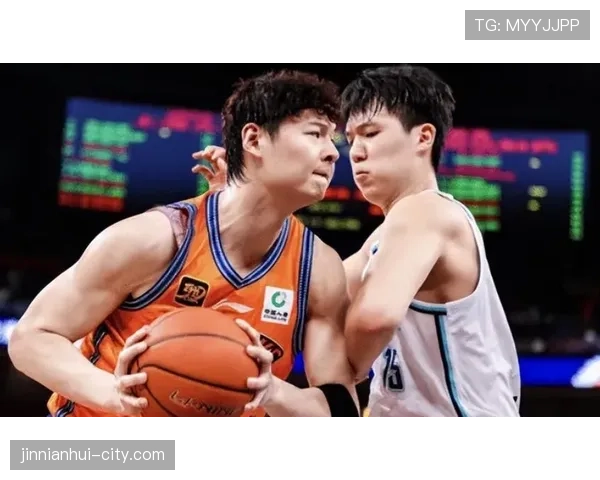 刷到杨瀚森酒店把行李堆成山，我的月薪瞬间很安静